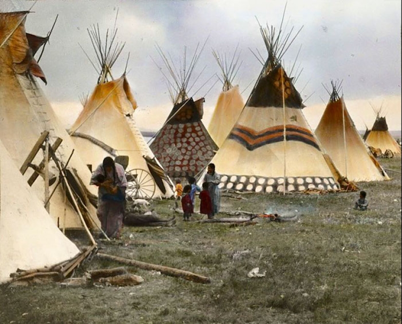 American found color photo of the Indians of the late nineteenth century