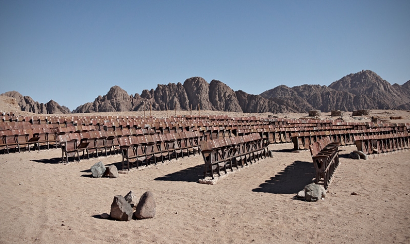 An abandoned cinema in the middle of the Sinai desert