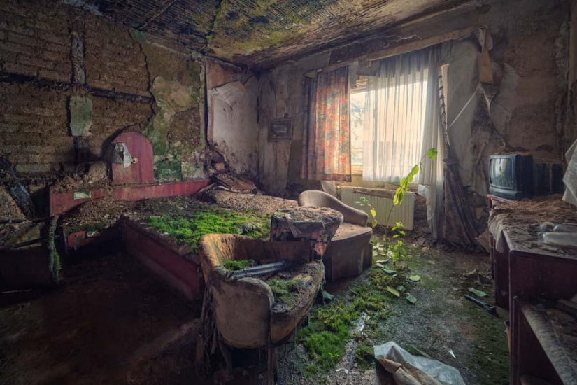 An abandoned world through the lens of Matthias Hacker