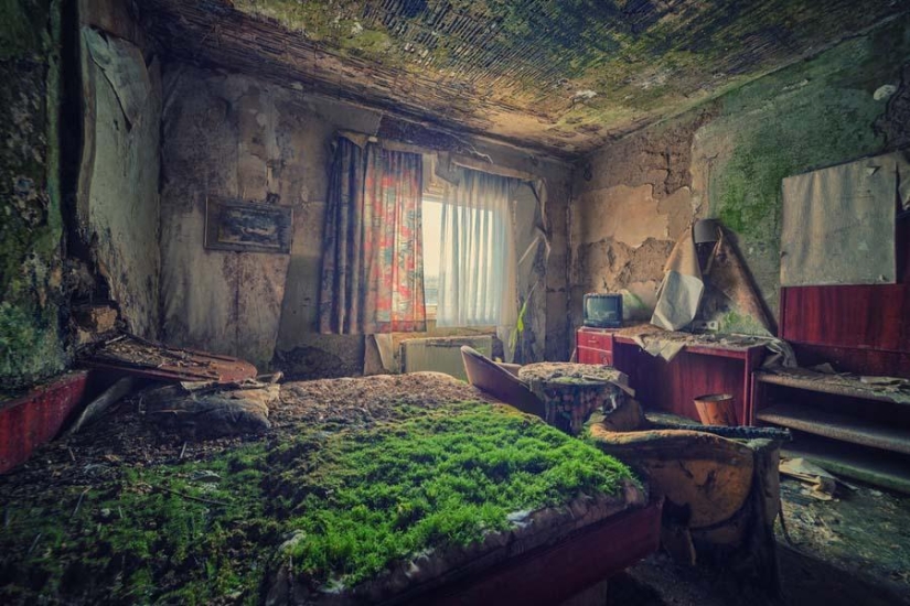 An abandoned world through the lens of Matthias Hacker