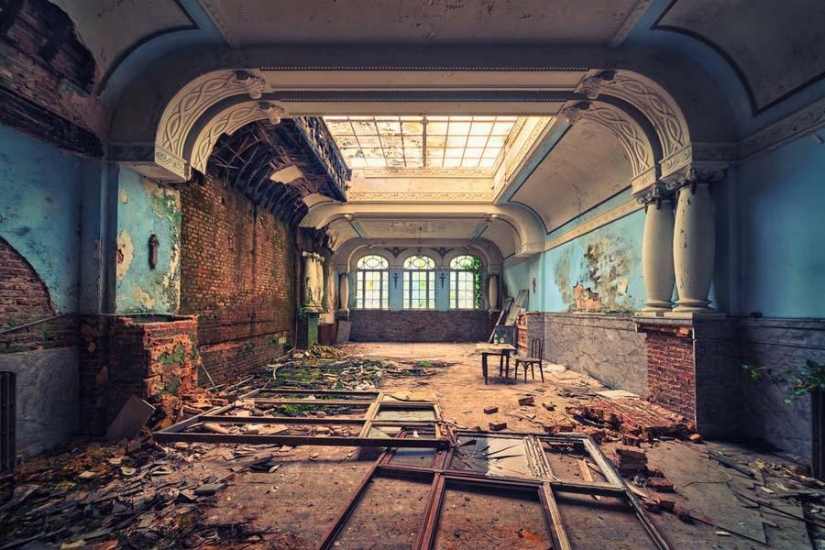 An abandoned world through the lens of Matthias Hacker