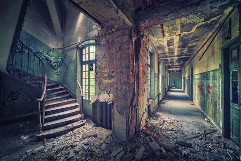 An abandoned world through the lens of Matthias Hacker