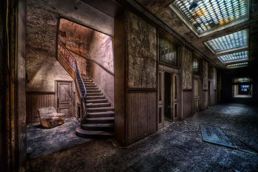 An abandoned world through the lens of Matthias Hacker