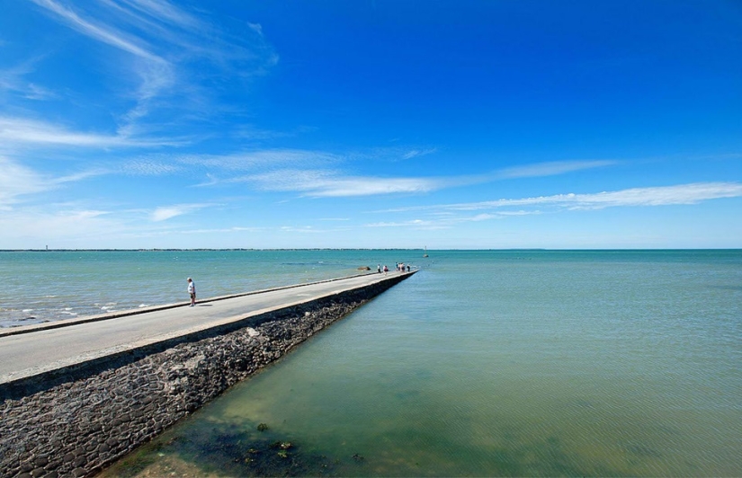 An amazing road that goes under water twice a day