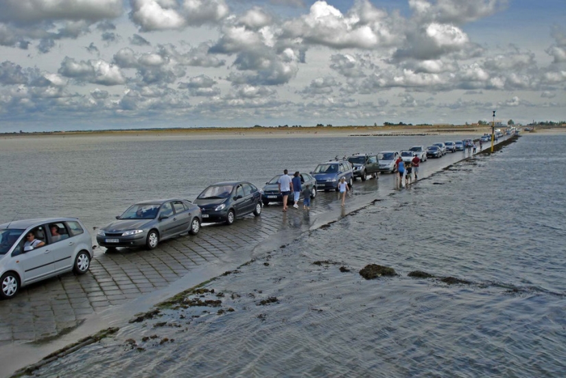 An amazing road that goes under water twice a day