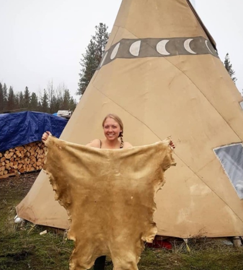 An American woman lives in a tent and eats animals that have been hit by cars.