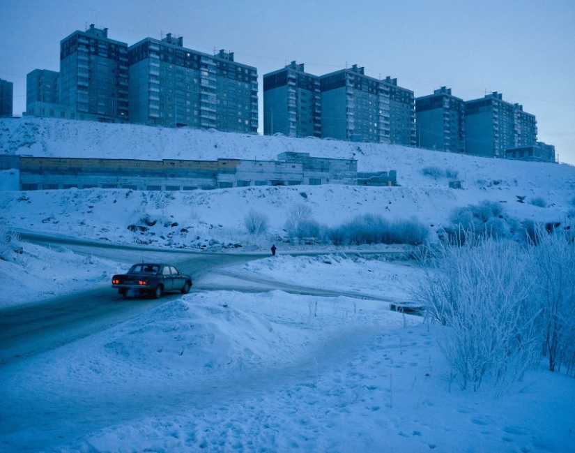 "And then you just can't feel my legs": the polar night through the eyes of a Briton