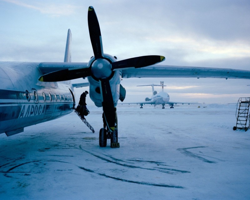 "And then you just can't feel my legs": the polar night through the eyes of a Briton