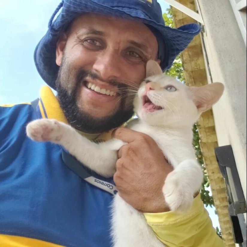 Animal-Friendly Postman: 15 Selfies This Man Took With Every Animal On His Mailing Route