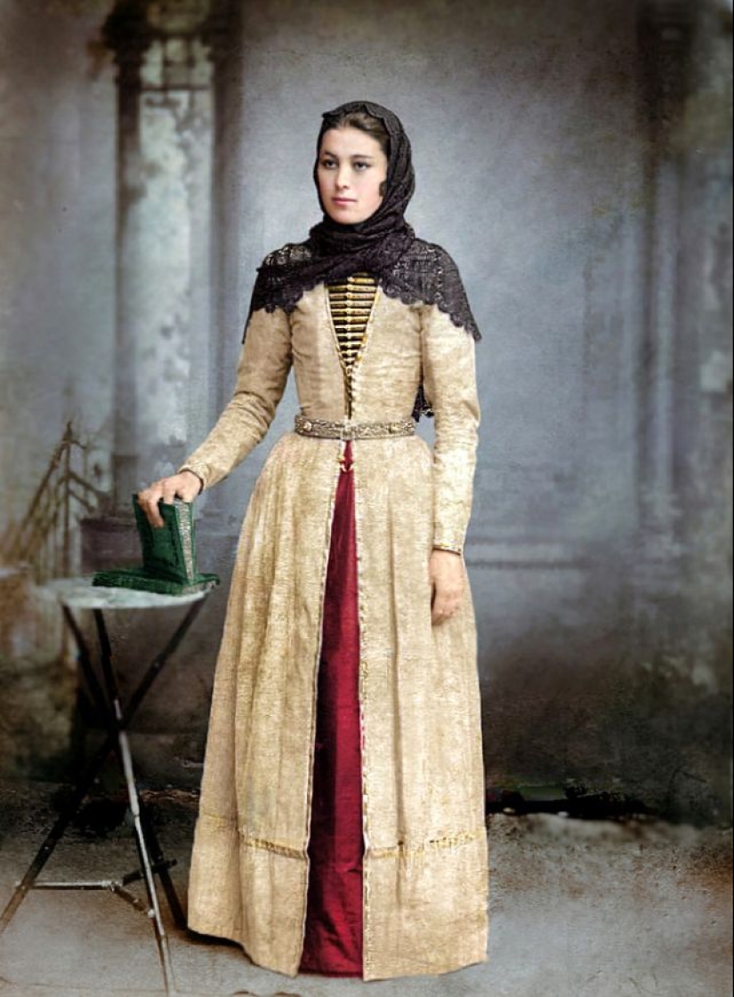 Anna Pavlova and other beauties of Tsarist Russia in colorized archival photos