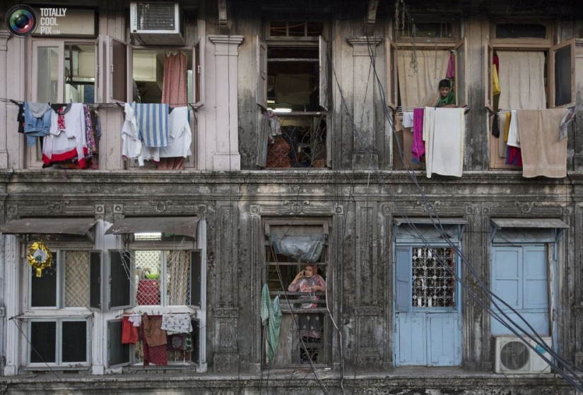 Anthill lives: Residential buildings of Mumbai