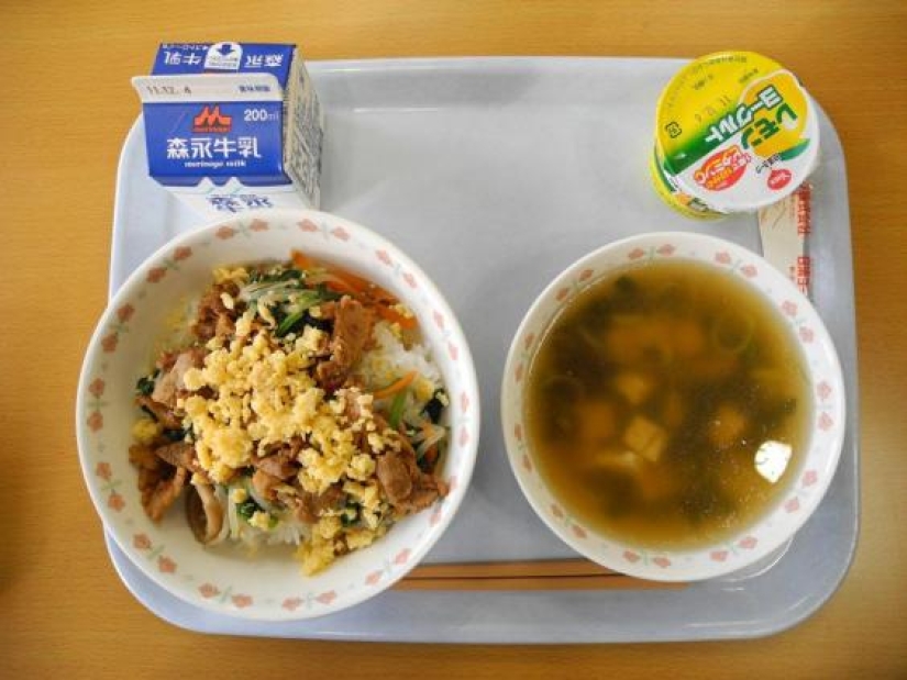 Arroz y pescado como parte de la educación: cómo se enseña a los niños japoneses a comer bien