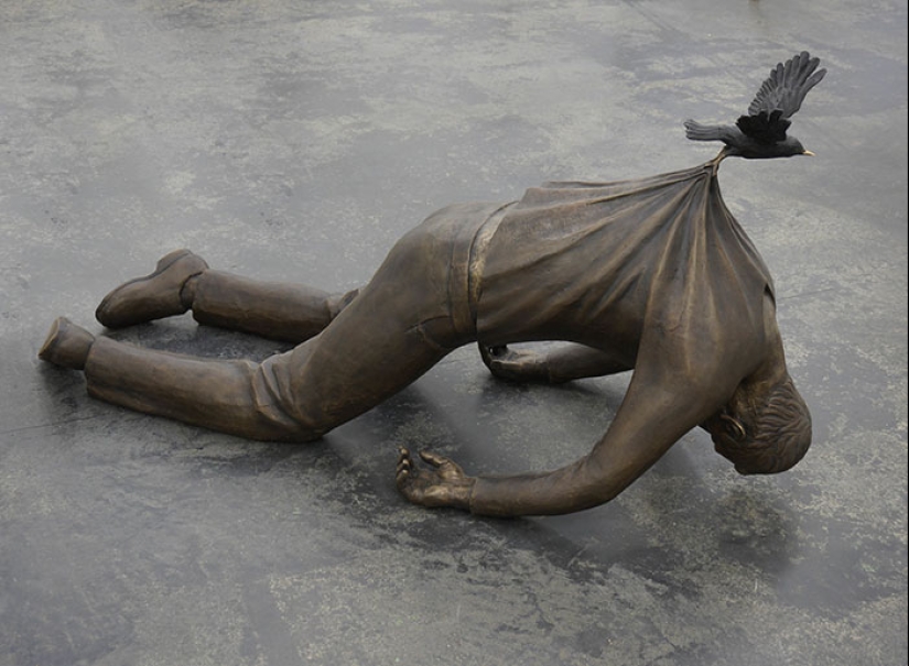 Art is stronger than physics - sculptures that defy the law of gravity