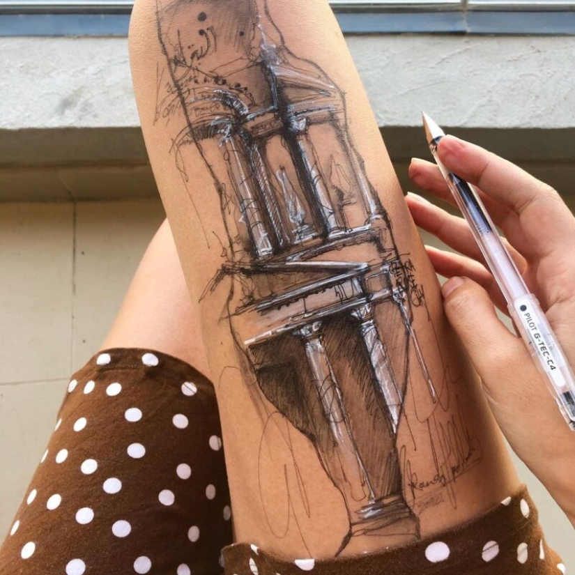 Arte corporal en las caderas de la artista jordana Randa Haddadin