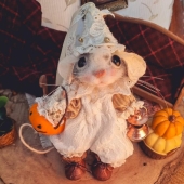 Artist Creates Adorable Felted Wool Mice Dressed In Whimsical Outfits