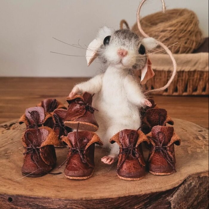 Artist Creates Adorable Felted Wool Mice Dressed In Whimsical Outfits