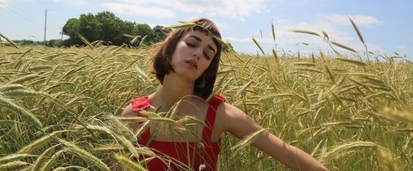 As they're real: sensual female portraits Yigal Ozeri, which are indistinguishable from photos