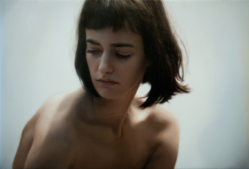 As they're real: sensual female portraits Yigal Ozeri, which are indistinguishable from photos