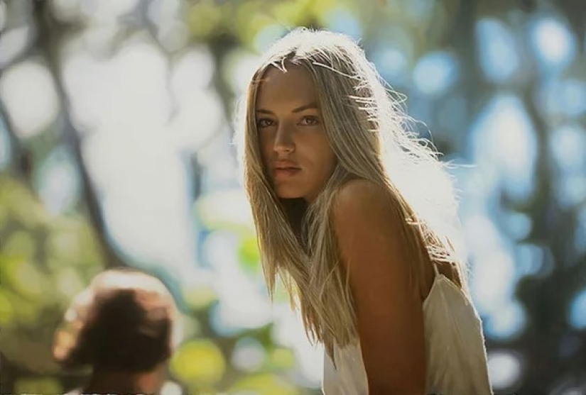 As they're real: sensual female portraits Yigal Ozeri, which are indistinguishable from photos