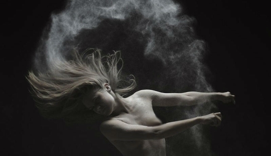 Ashes — non-trivial erotica by Olivier Valsecchi