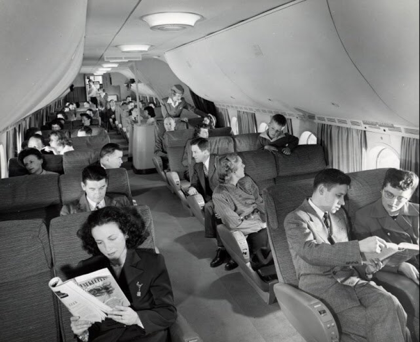 Aspecto del Boeing 377 Stratocruiser, el avión de pasajeros más grande del mundo