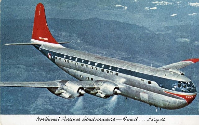 Aspecto del Boeing 377 Stratocruiser, el avión de pasajeros más grande del mundo