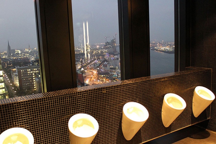 At a glance: 20 washrooms from around the world that amaze with magnificent views
