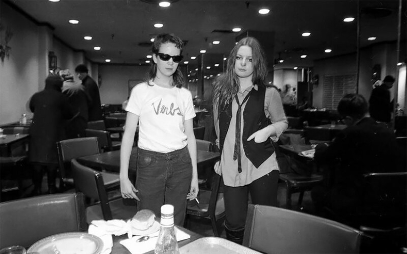 "Atypical girls": representatives of the punk movement from the 70s to the 90s