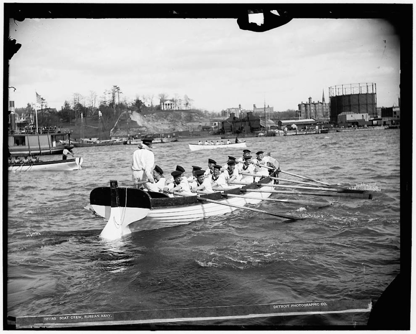 Barcos y oficiales de la Armada del Imperio Ruso en 1893