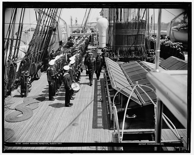 Barcos y oficiales de la Armada del Imperio Ruso en 1893