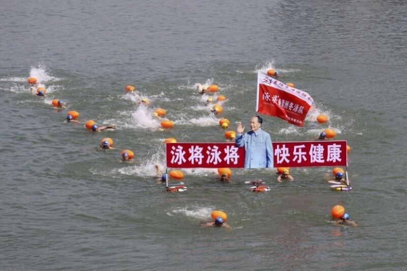 Bathing the Red Chairman: The story of Mao Zedong's record-breaking swim