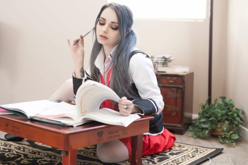 Beautiful Genevieve is a cosplay star who creates her own reality