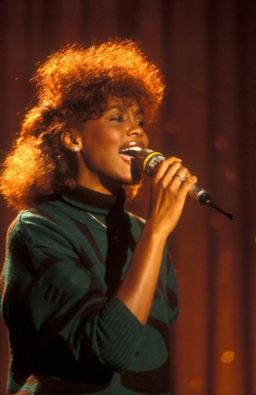 Beauty with a magical voice: rare photos of a young Whitney Houston from the 1980s years