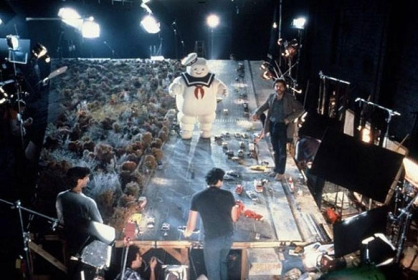 Behind the scenes of your favorite movies-50 photos that reveal the secrets of filming