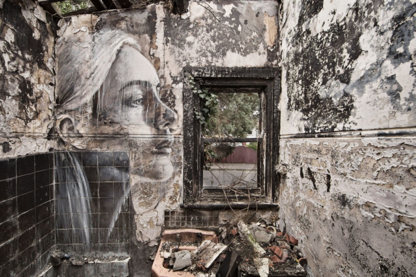 Belleza fugaz: retratos de mujeres en casas abandonadas