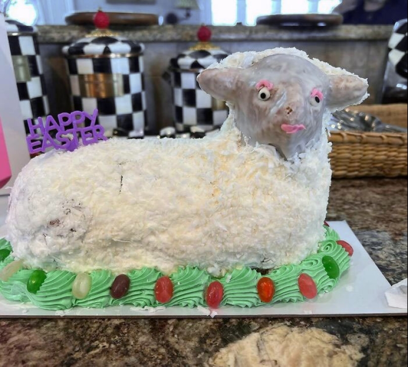 “Best Eat That Cake Before It Eats You”: 12 Hilariously Bad Cakes