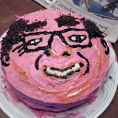 “Best Eat That Cake Before It Eats You”: 12 Hilariously Bad Cakes