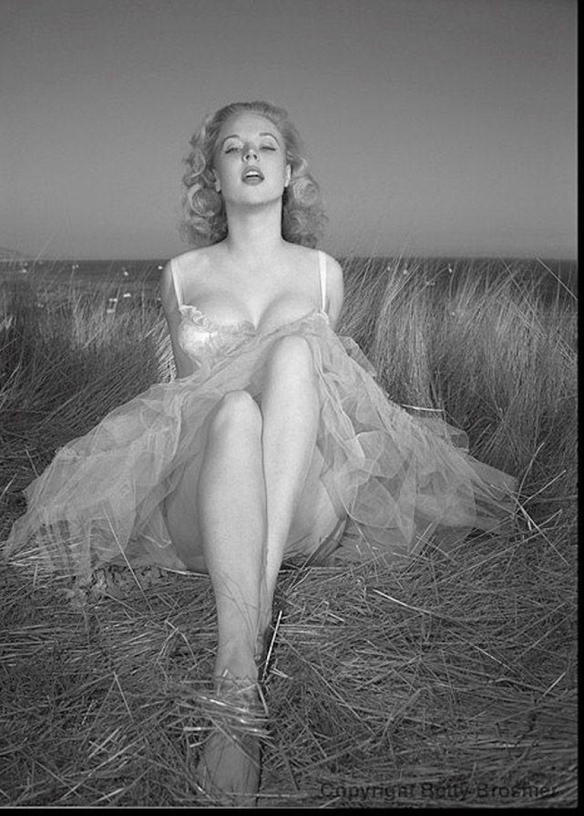 Betty Brosmer is the owner of the most gorgeous figure of the 50s