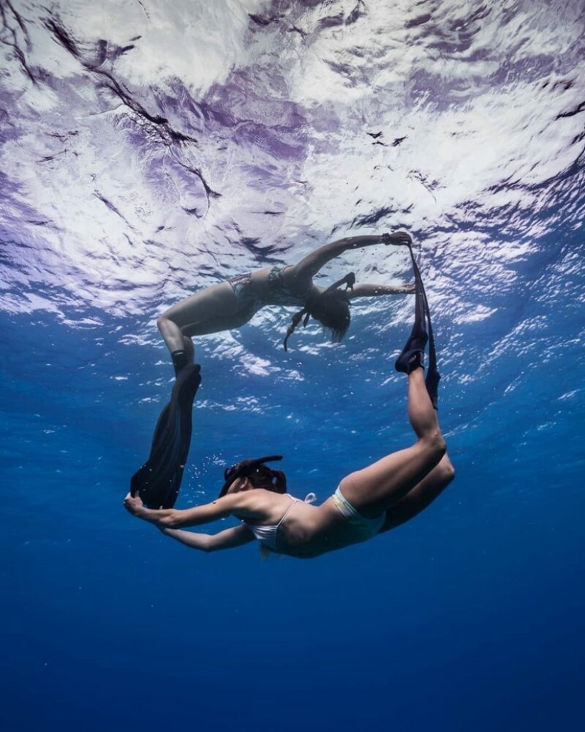 "Big and blue Ocean": a freediver photographer showed an amazing series of underwater shots