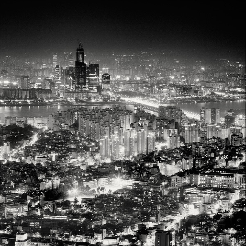 Black and white beauty of big cities