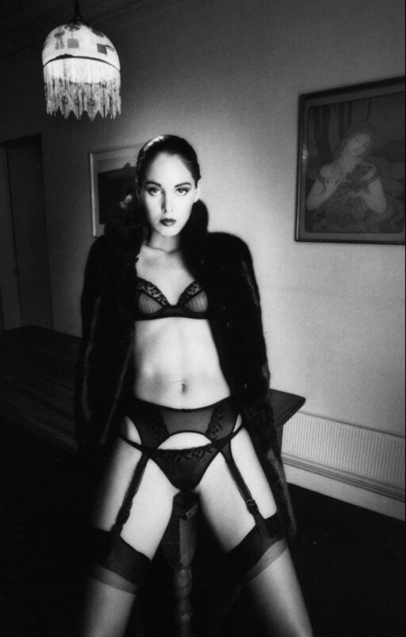 Black and white erotica of Zhanlu Sieff