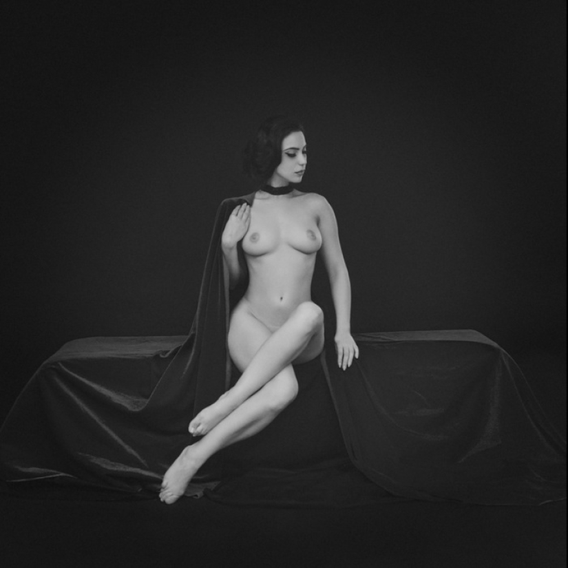 Black and white passion in the works of photographer Kalynsky