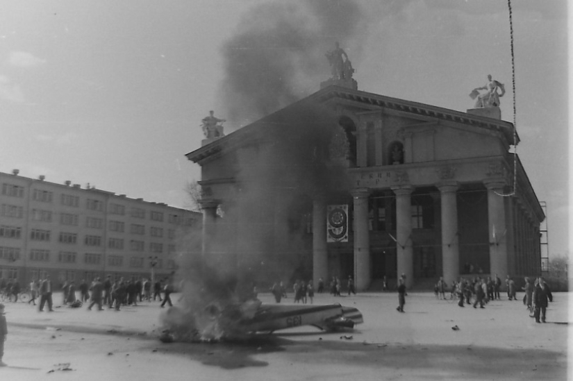 &quot;Bloody Sunday&quot; of Nizhny Tagil: how the plane crashed into the crowd on May 9, 1993