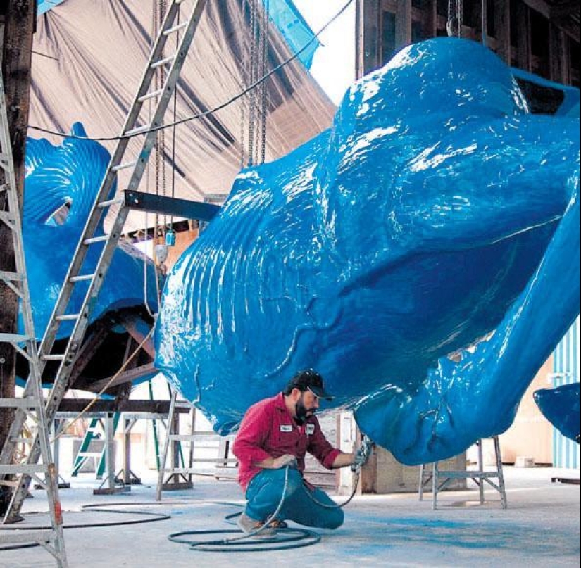 "Bluecifer" — la historia de una escultura espeluznante que mató a su creador