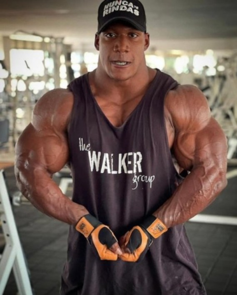 Bodybuilder Rubiel Mosquera - a man with a phenomenal neck