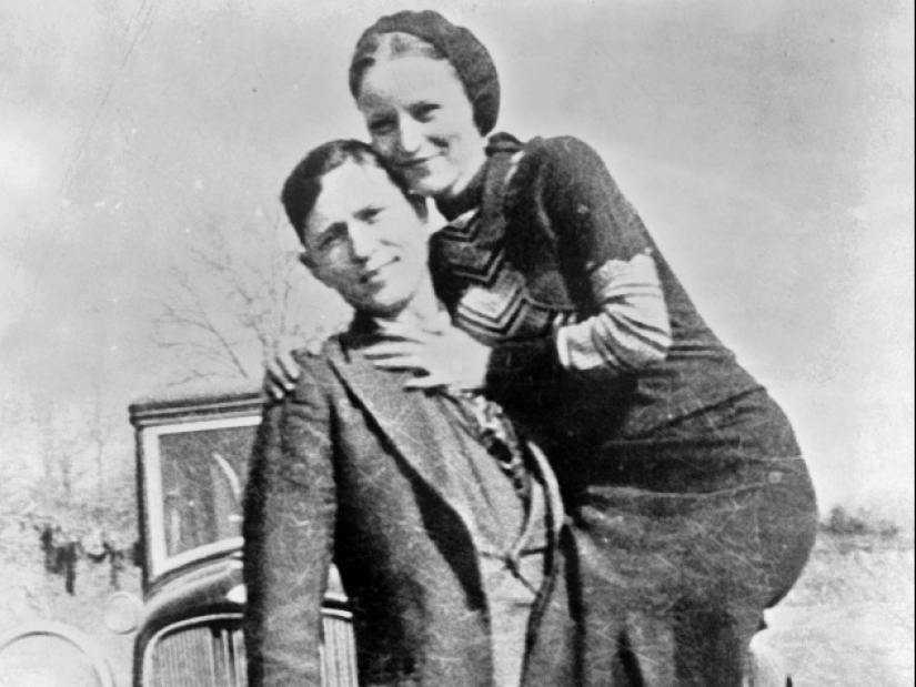 Bonnie and Clyde: The Story of the Barrow Gang