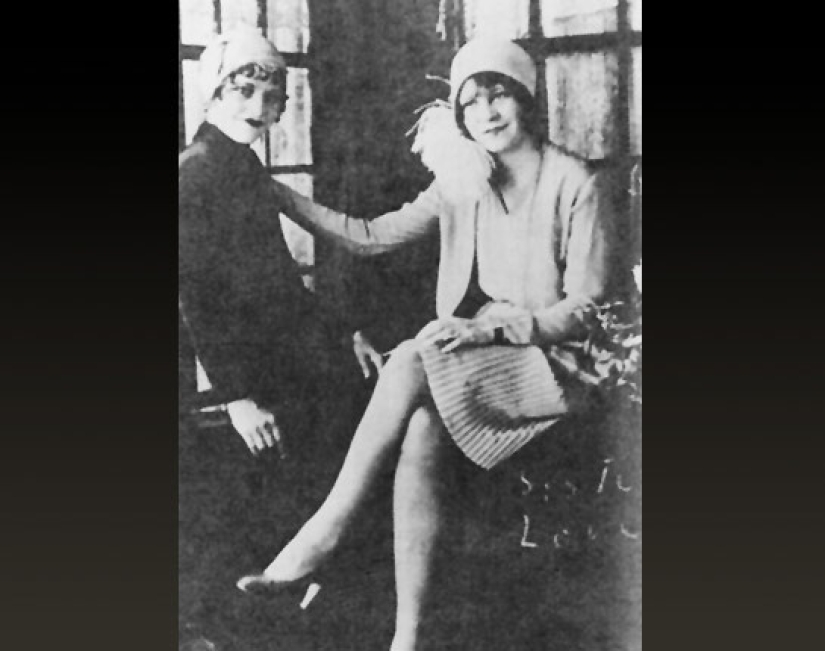 Bonnie and Clyde: The Story of the Barrow Gang