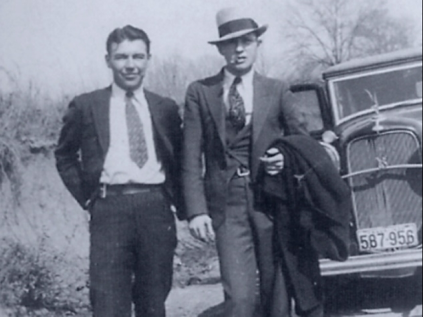 Bonnie and Clyde: The Story of the Barrow Gang