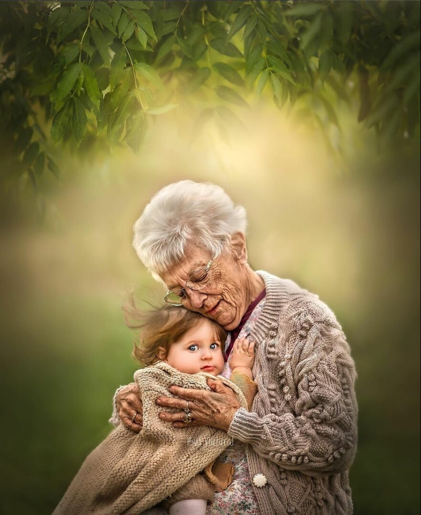Both old and young: a touching photo project about the connection of the older generation with grandchildren