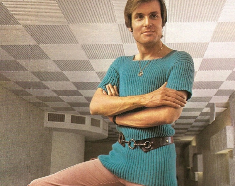 Bright color, indecent cut, daring cage and unthinkable bell-bottomed: men's fashion of the 70s